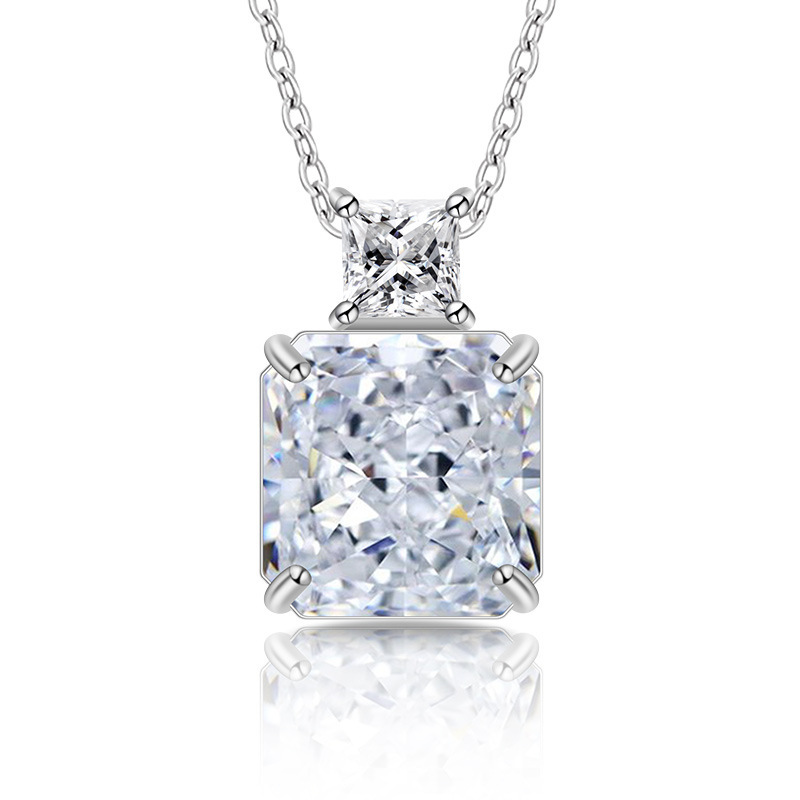 Ciondolo quadrato con diamante - Perfume Fine Fragrance recensione e prezzo